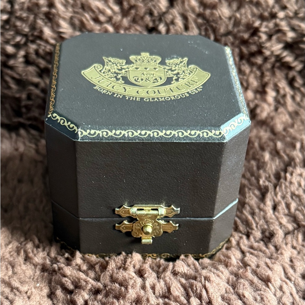 Gold charm - Picture 2 of 3